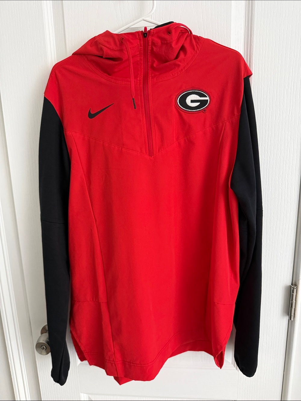 Nike Red and Black Georgia Bulldogs Half-Zip Hooded Pullover